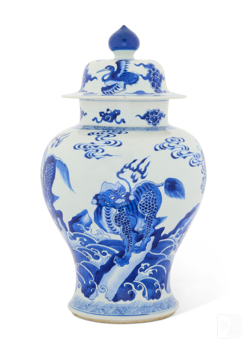 GRANDE POTICHE COUVERTE EN PORCELAINE BLEU BLANC À DÉCOR DE QILIN  CHINE, DYNASTIE QING, ÉPOQUE KANGXI (1662-1722) - 图2